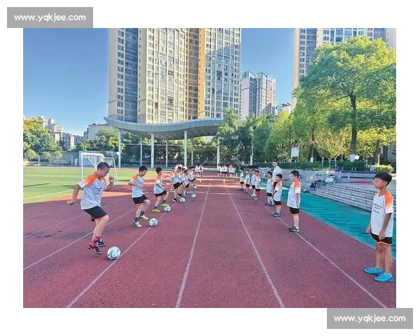 绿茵逐梦少年足球夏令营全面提升体能技战术与团队精神成长计划