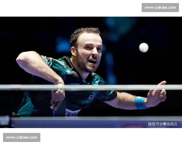 裁判判罚决定比赛走向 公正与争议并存的赛场风云 裁判判罚决定比赛走向 公正与争议并存的赛场风云